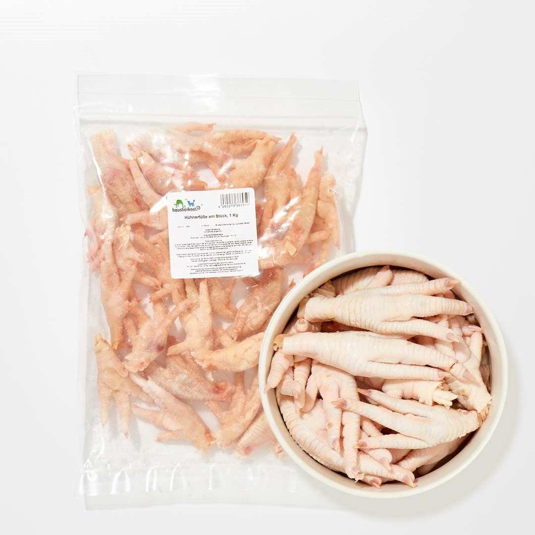 pose og skål med kyllingefødder som snack eller til BARF måltid